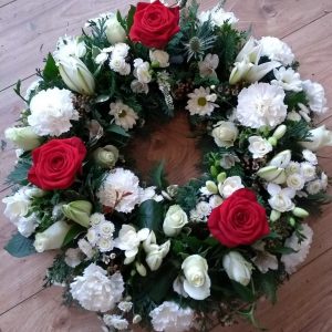 Wreath with 3 Red Roses